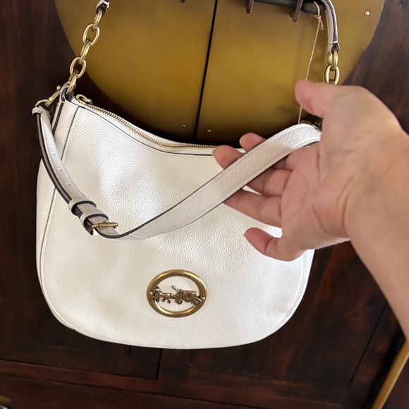 Elegant Coach Pebble Leather Shoulder Bag final price - Picture 9 of 11